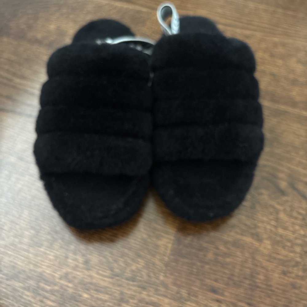 Cozy Black Fuzzy Slippers